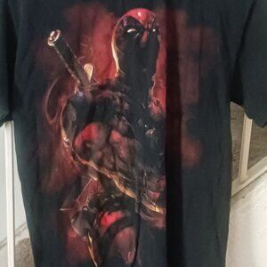 DeadPool Marvel Comics Graphic T-Shirt M Ryan Reynolds Superhero